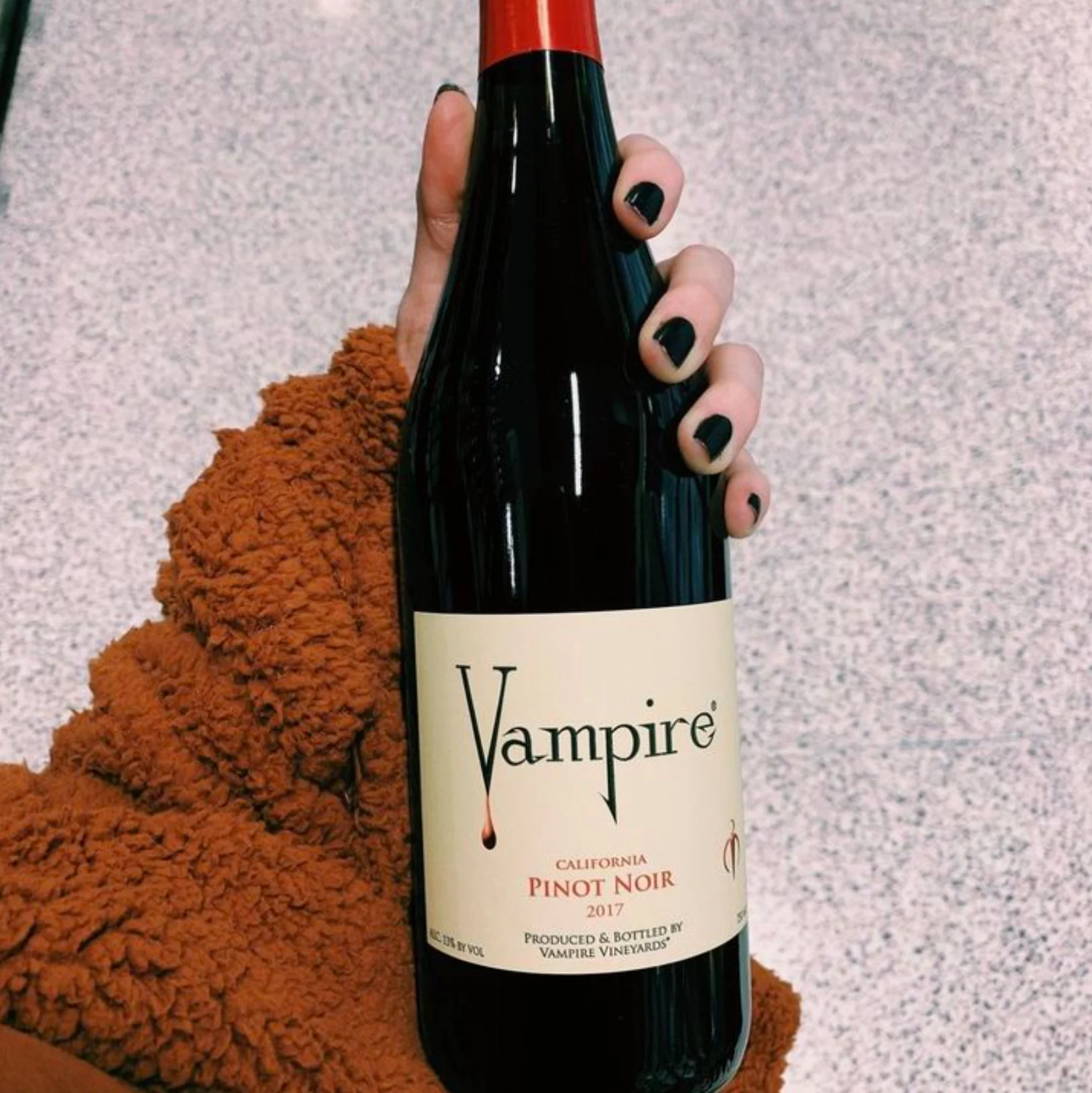 VAMPIRE® RED CLUB - Image 7